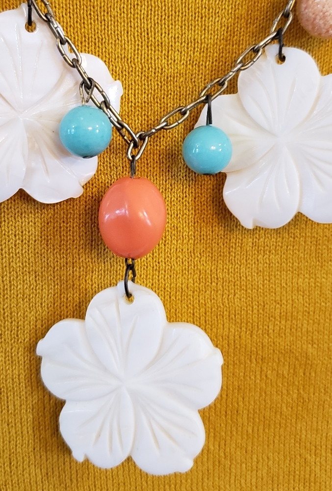 Shell necklace - Picture 2 of 2